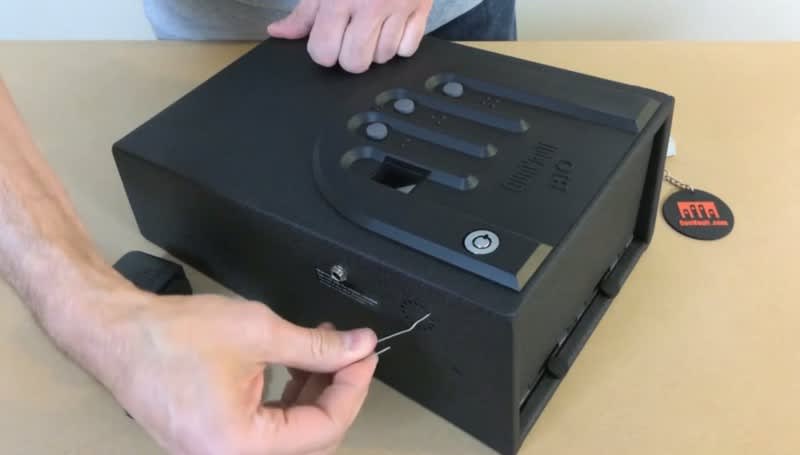 Video: GunVault Biometric Safe Easily Defeated by Paper Clip