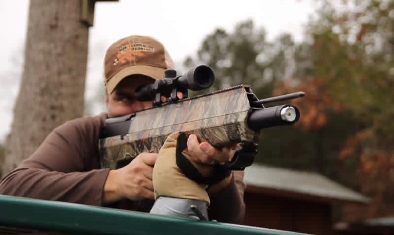 Video: The Pioneer Airbow Downs Deer on the Spot