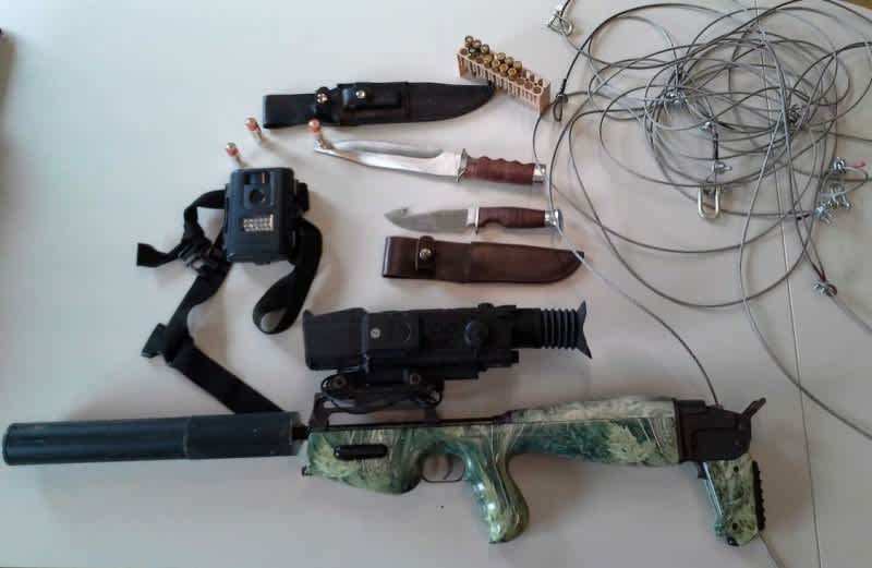 Photos: Homemade Weapons Confiscated from European Poachers