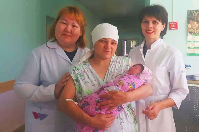 Pregnant Russian Woman Gives Birth in Forest While Officers Fight off Bears