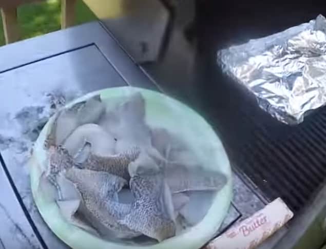 Video: How to Cook Bluegills on the Grill