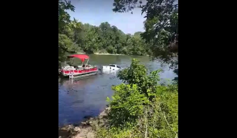 Boat Launch Fail Video: Pontoon and Pickup Floating Down the River