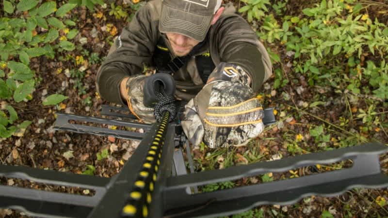 Infographic: 10 Tips for Safely Hanging a Portable Treestand
