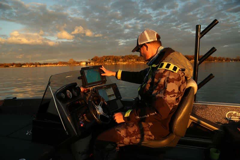 Guide Tip: How to Adjust Sonar Sensitivity to Find and Catch More Fish