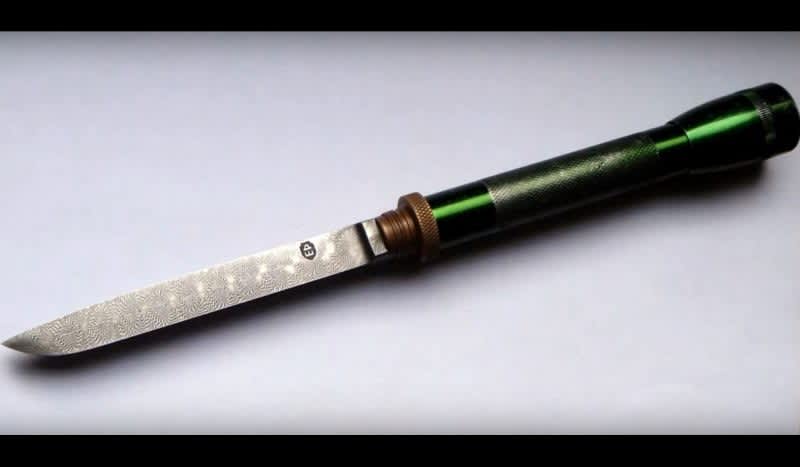 Video: Manufacturing a Damascus Steel Blade From Flashlight Batteries