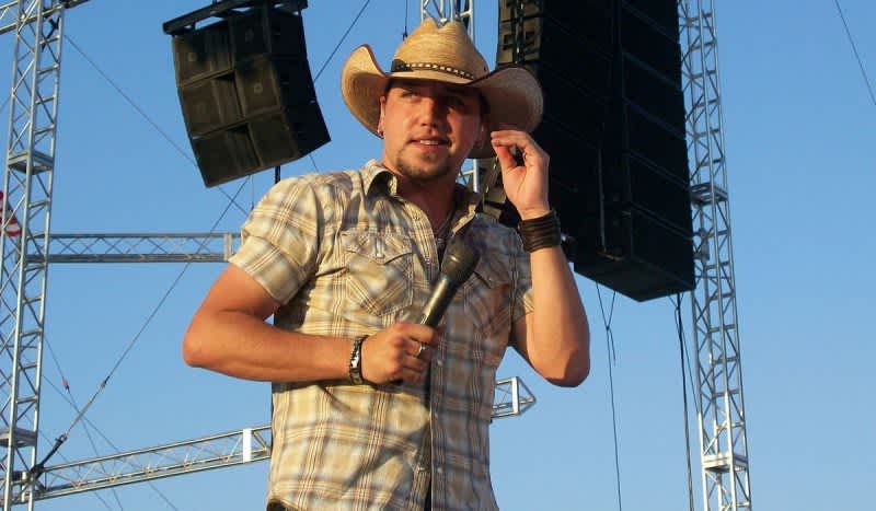 Jason Aldean Believes Background Checks Need to be Much Stronger: ‘It’s Too Easy To Get Guns’