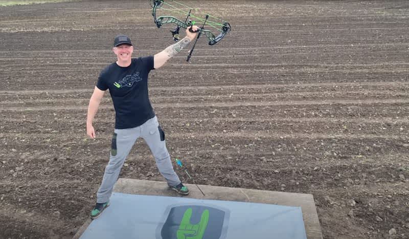 John Dudley Attempts 500 Yard Bow Shot with the PSE EVO NTN He Built for Dude Perfect