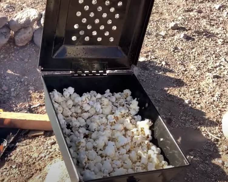 Outdoor Eats: How to Pop Popcorn Over a Fire