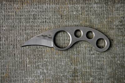 The La Griffe is a single piece of machined metal, with a curved 1.75-inch blade and overall length of 4.9 inches.