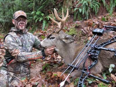 With an urban tag and permission to hunt on private land, Austin implemented a stealth plan on November 30 and came back the morning of December 1 to take this old monarch within one hour of daylight.