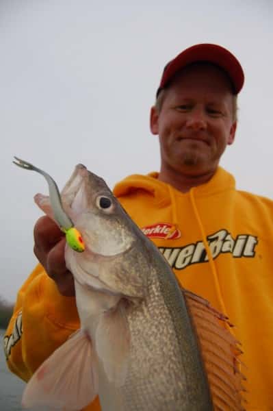 If you're not finding success where you've anchored your boat, just take a quick look around and move toward whoever's netting 'eyes.