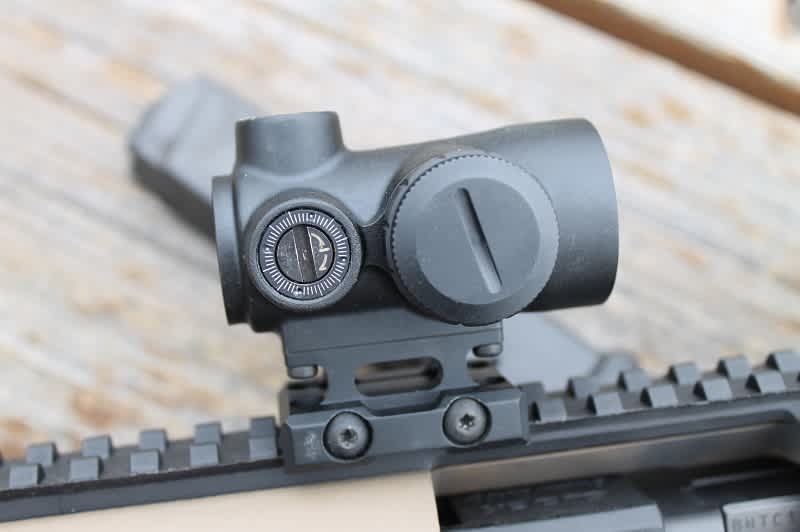 Lucid M7 Red Dot