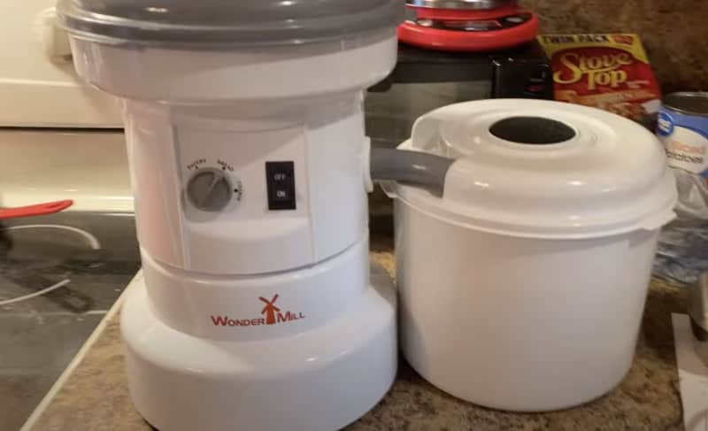 Mahlen Sie Ihr eigenes Mehl in wenigen Minuten mit der elektrischen Getreidemühle von Wondermill