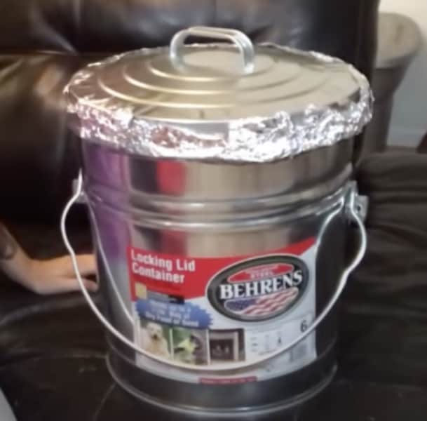 How to Make a Faraday Cage with a Trash Can